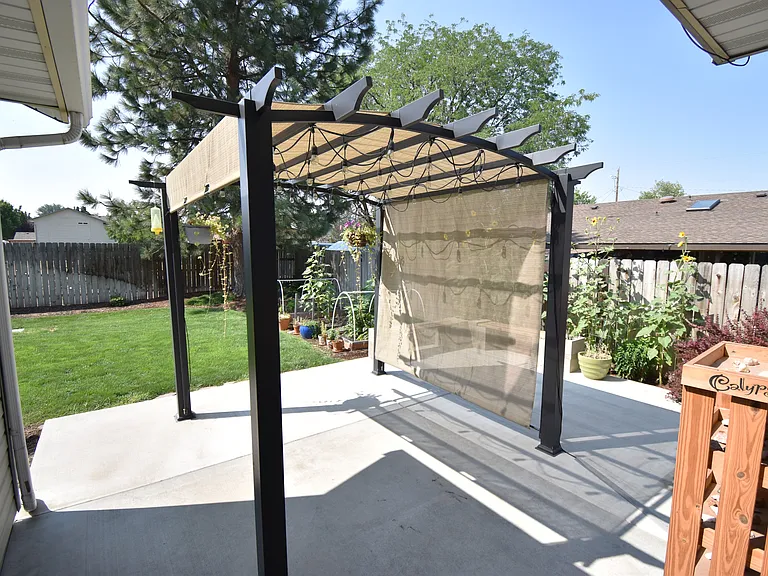 3222 S Lindsay Ave — Photo 23