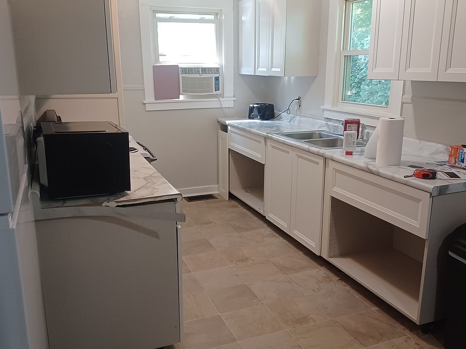 1st image of 44 E Funderburg Rd #2