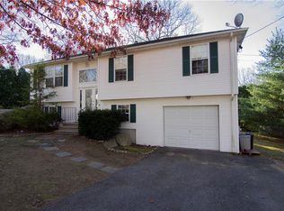 5 Valley Dr, Johnston, RI 02919