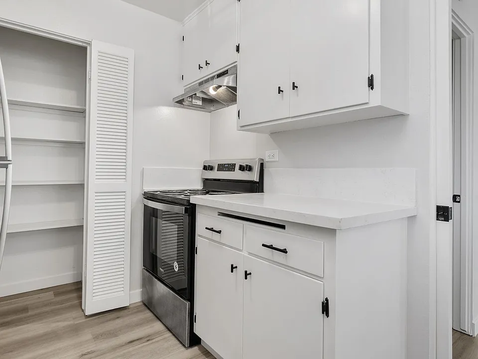 3820 Georgia St #8