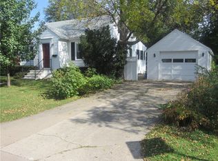 3841 E Ave NE, Cedar Rapids, IA 52402