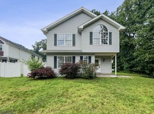 4 Harris Ave, Stanhope, NJ 07874