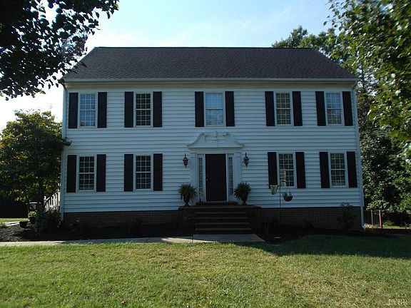 3rd image of 1649 Meadow Down Dr