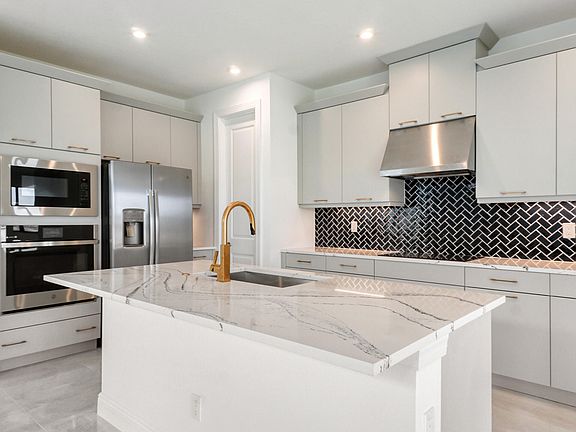 4th image of 27034 SW Viterbo Way
