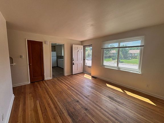 4th image of 1841 Crook Ave #2