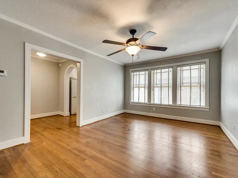 4928 Bryan St — Photo 11