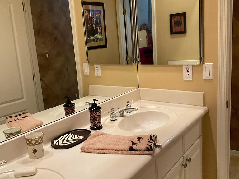 10220 E Cochise Dr — Photo 23