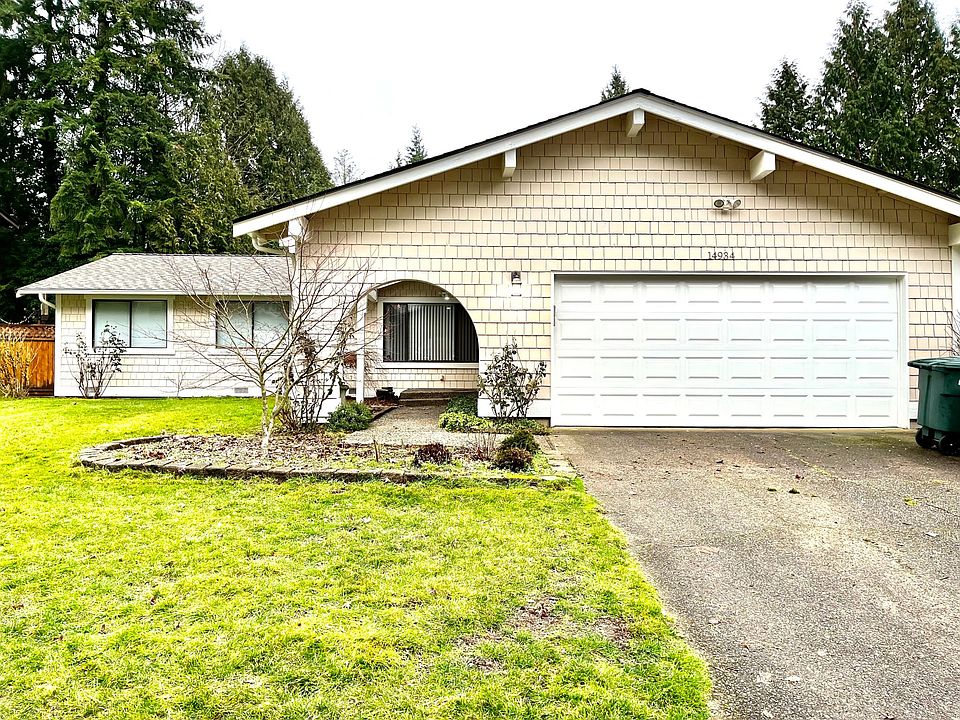 Front yard and entry way
