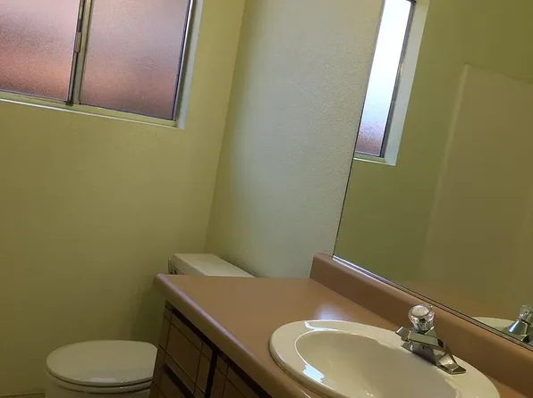 553 W 23rd St #B, Tracy, CA 95376
