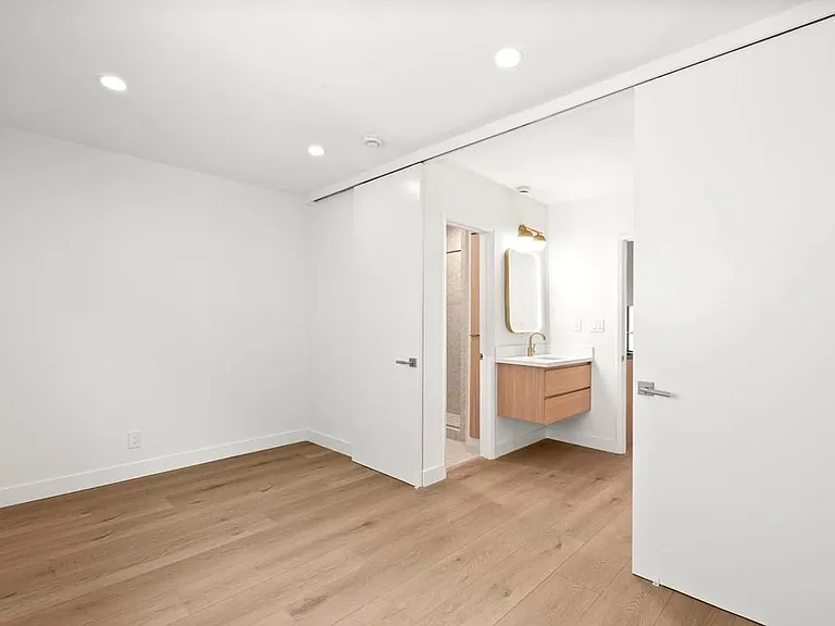 739 N Sweetzer Ave #7 — Photo 14