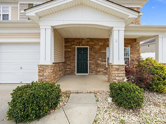 4th image of 108 Sand Spur Dr