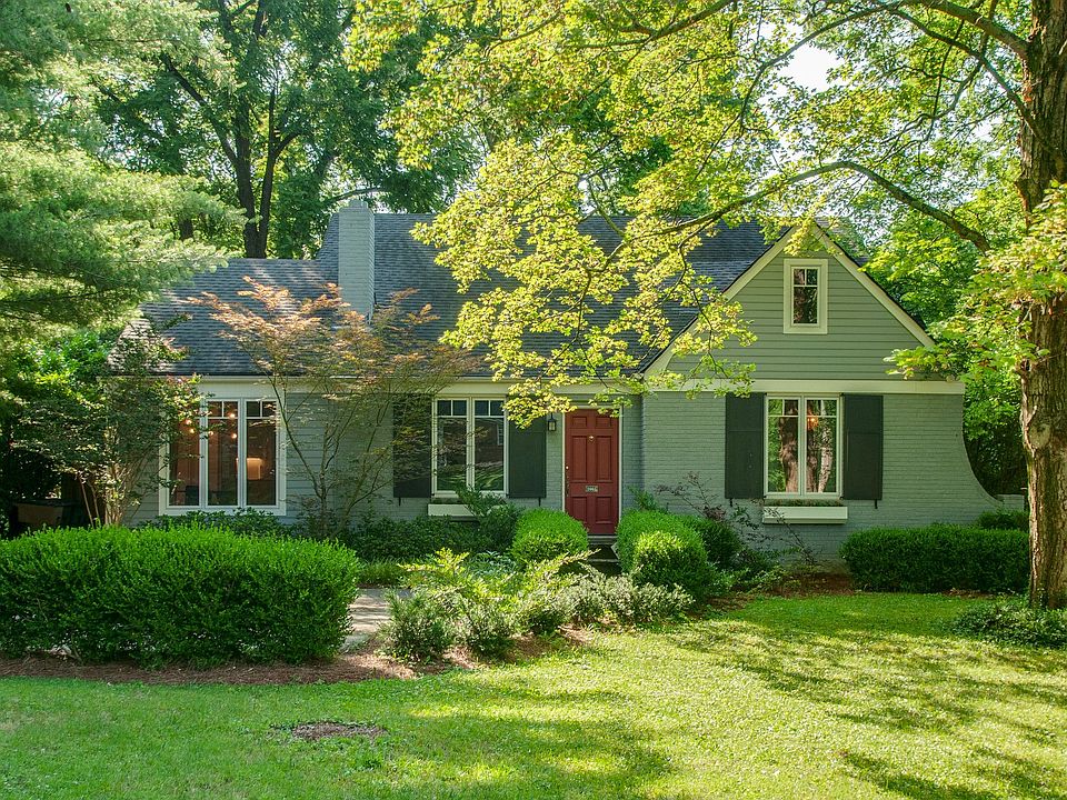 1st image of 2903 Woodlawn Dr