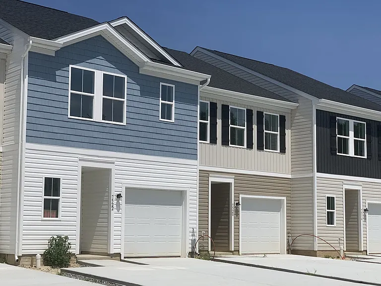 Windward Grove - Townhome Rentals — Photo 8