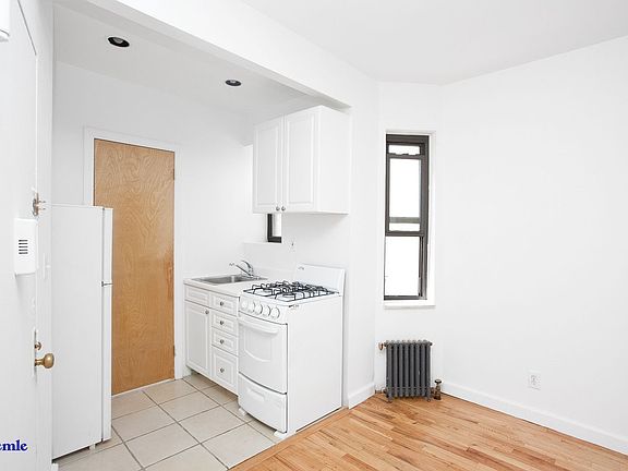2nd image of 305 E 78th St APT 5RW