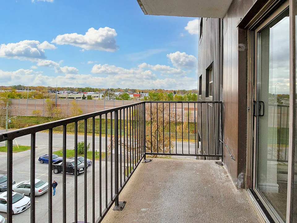 880 Colborne Rd