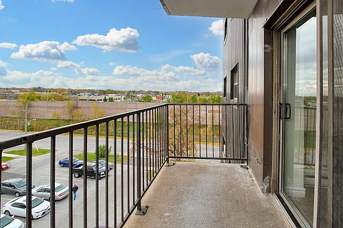 880 Colborne Rd Photo 1