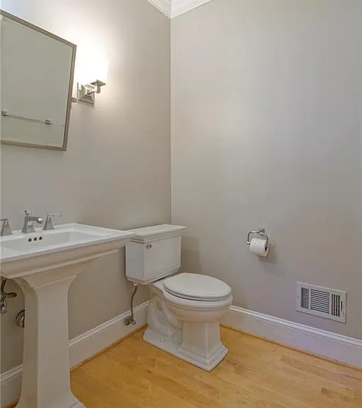 1150 Goodwin Pl — Photo 10