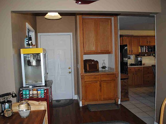 5th image of 1215 John L Dr