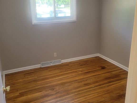 5th image of 7812 Venus St #23