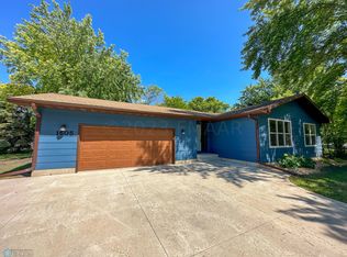1605 53rd Ave S, Fargo, ND 58104