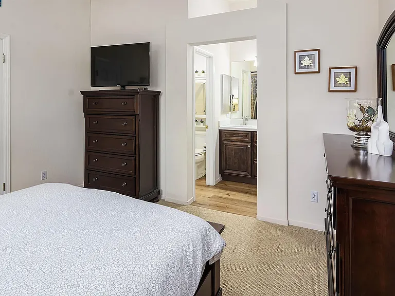 601 Destiny Ln — Photo 12
