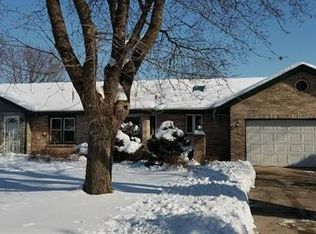 4352 Hononegah Rd, Roscoe, IL 61073