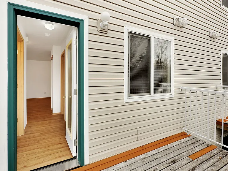 1020 23rd St — Photo 26