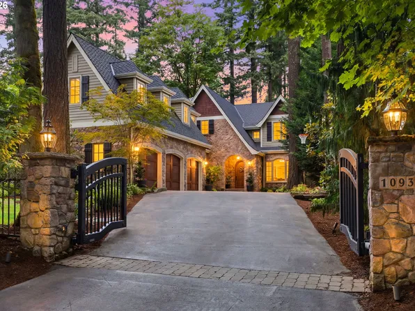 1093 Chandler Rd, Lake Oswego, OR 97034