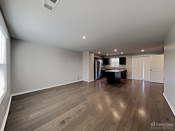 3rd image of 2429 Solomon Ln