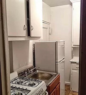 3rd image of 2845 University Ave #4E