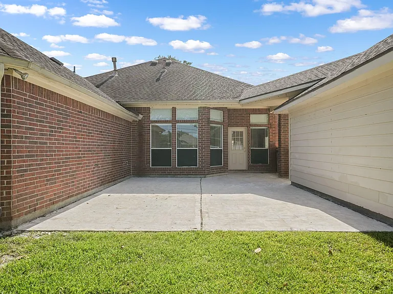 2415 Wyckchester Dr — Photo 25