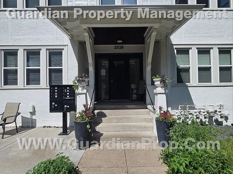 3528 Bloomington Avenue — Photo 11