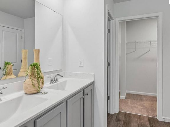 2nd image of 4708 Mangrove Pl