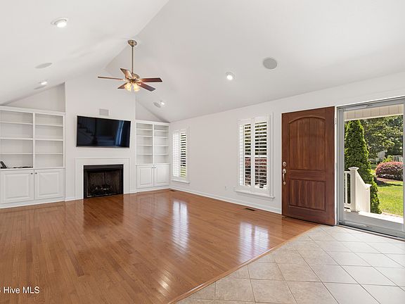 3rd image of 117 Hodges Street