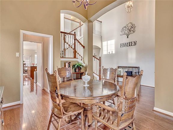 5th image of 2688 Coral Cove Dr