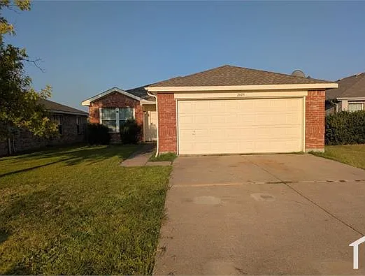 3 bed, 1588 sqft, $2,100 — Photo 1