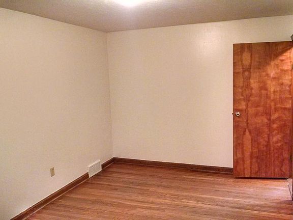 5th image of 196 Foxwood Rd #1