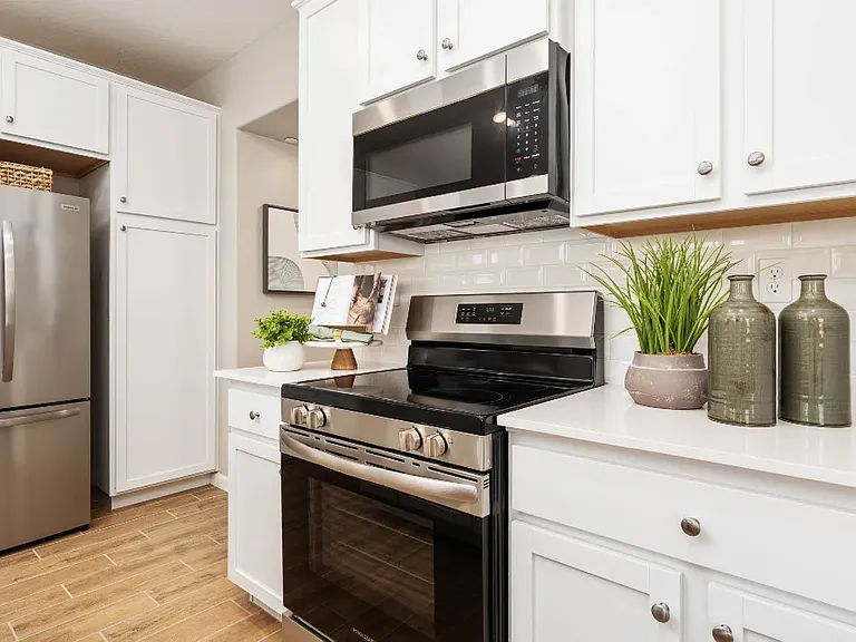 2047 N Wagon Ln — Photo 4