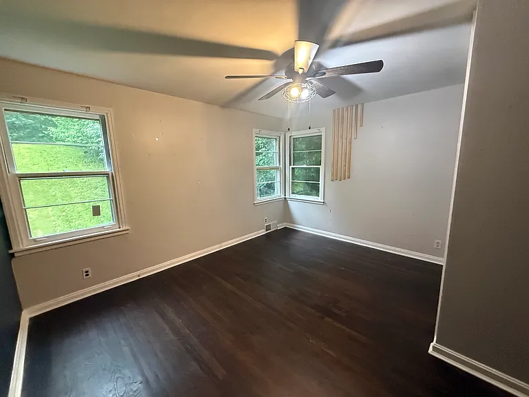 401 Hyde Park Dr — Photo 10