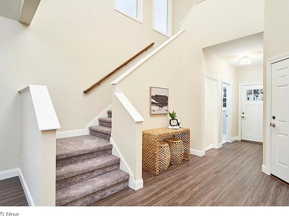 5th image of 740 Thorn Way
