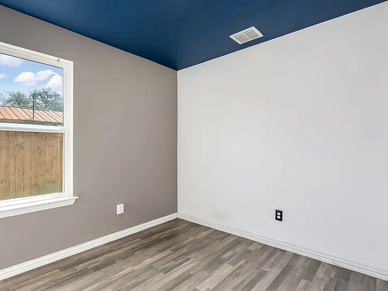 225 Virginia St — Photo 14