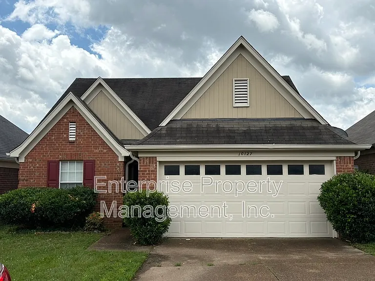 10127 Cross Valley Dr — Photo 1