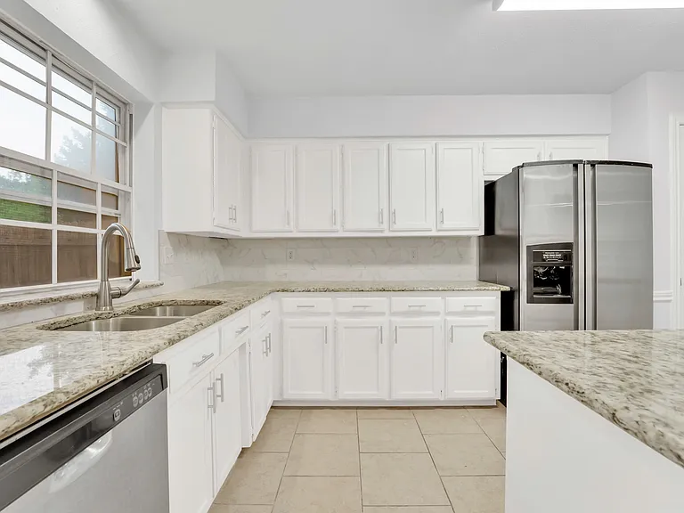 3057 Waterfront Cir — Photo 5