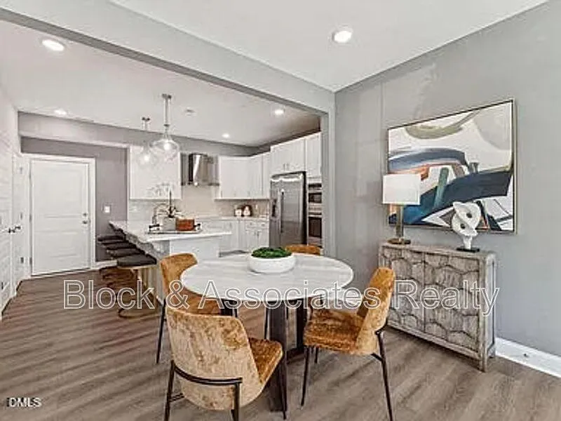 3 bed, 2.5 bath, $2,395 — Photo 4