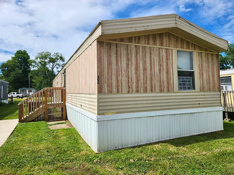 1716 E Lansing Rd #25 — Photo 1