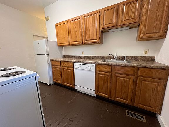 2nd image of 333 Morewood Ave APT 2