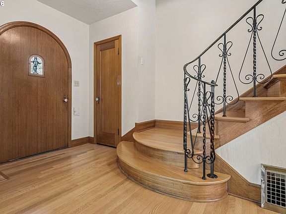3rd image of 7538 SE 28th Ave