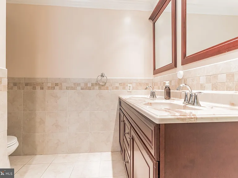 48 Stonehurst Ct — Photo 22