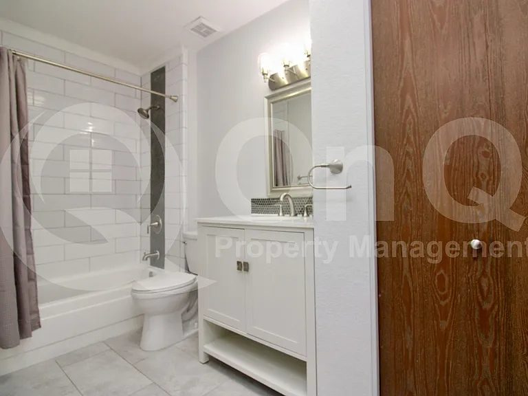 1931 N Camino Alicante — Photo 17