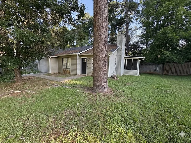 6272 Creekford Dr — Photo 1